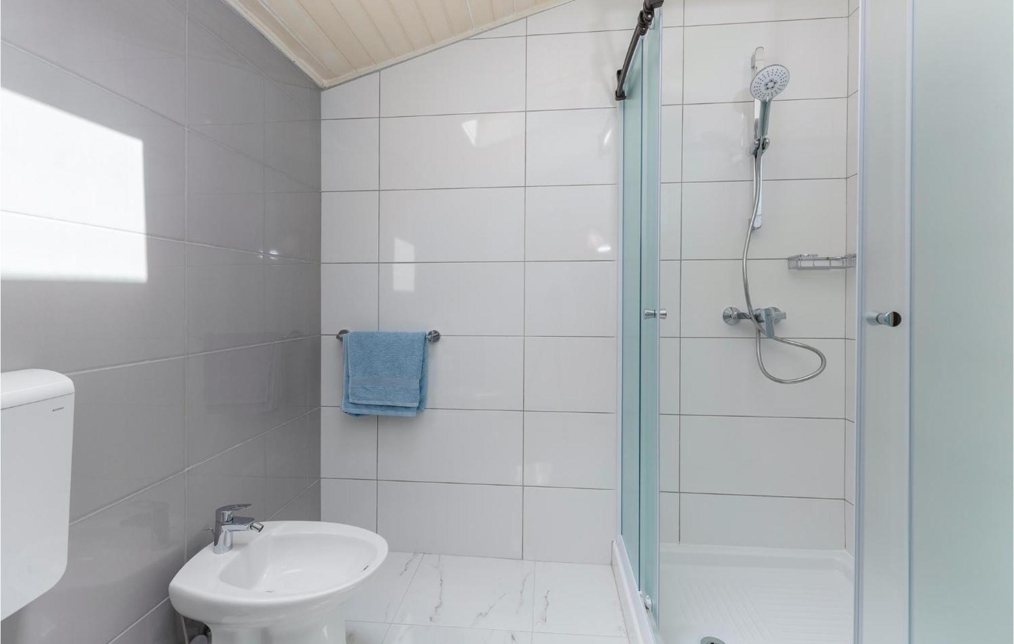 Cozy Apartment In Tar With House Sea View Tar-Vabriga Extérieur photo