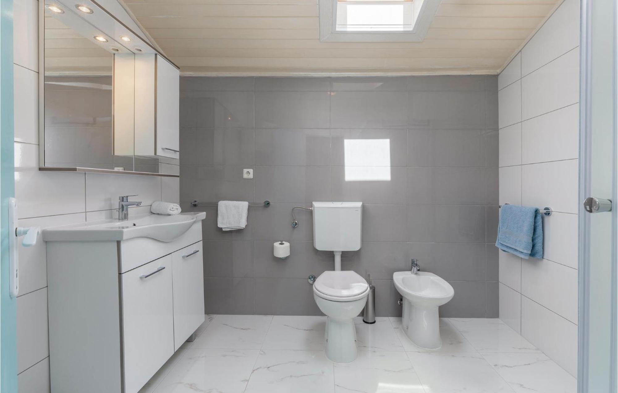 Cozy Apartment In Tar With House Sea View Tar-Vabriga Extérieur photo